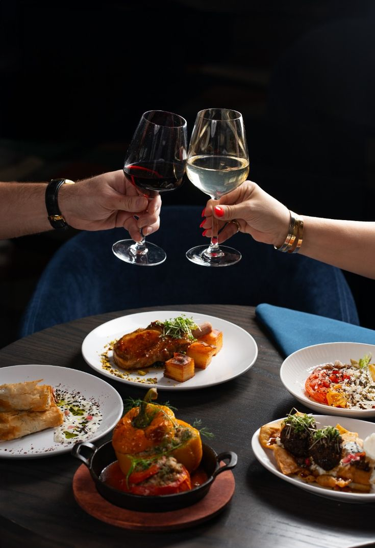 Club restaurant dining